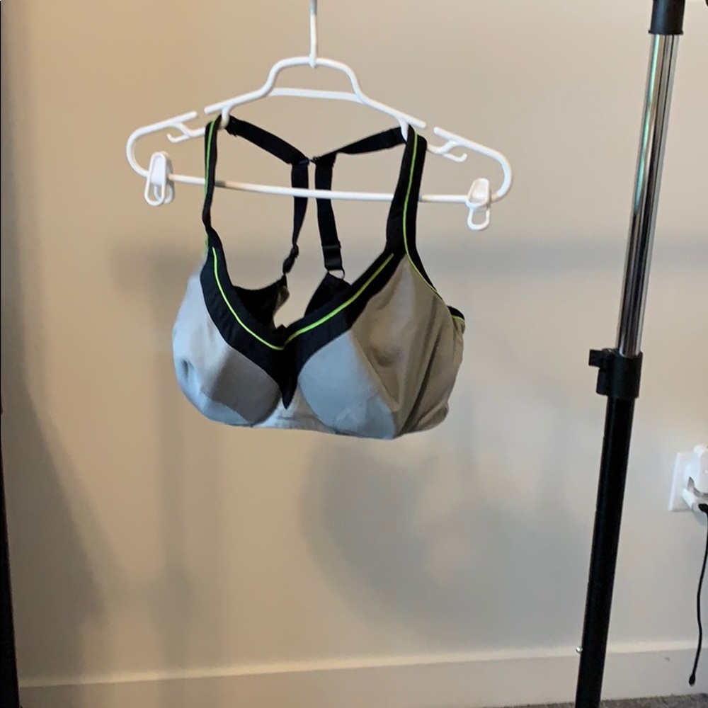 Toward sports bra
